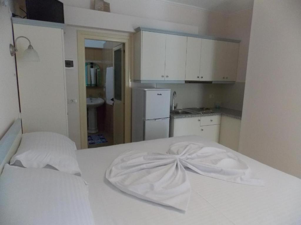 Amber Apartments Sarandë エクステリア 写真
