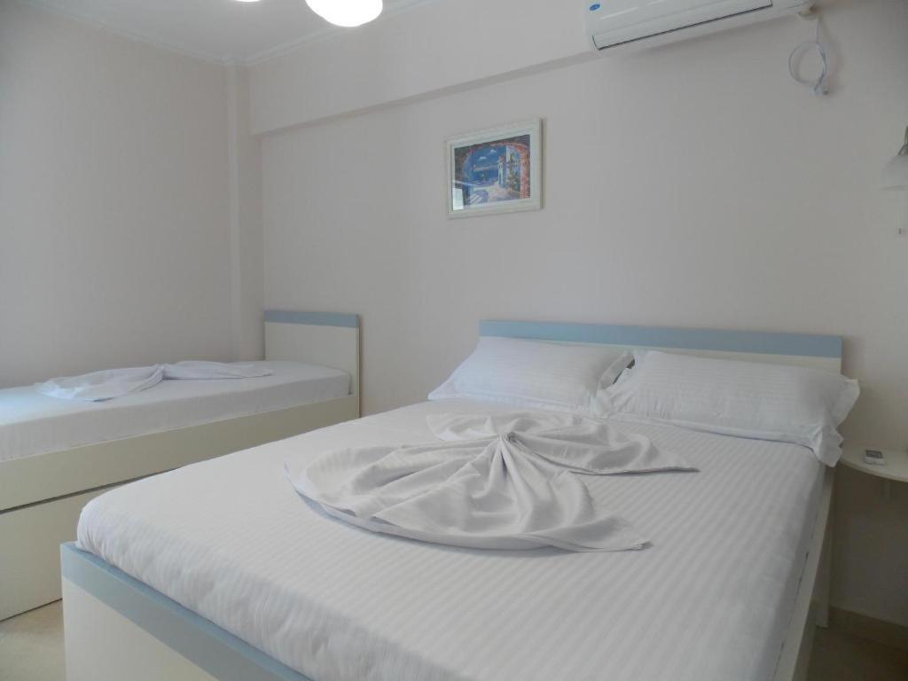 Amber Apartments Sarandë エクステリア 写真