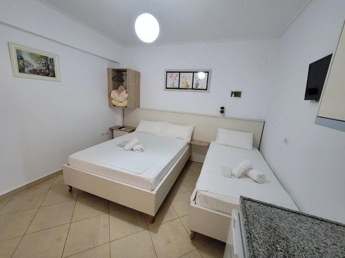 Amber Apartments Sarandë エクステリア 写真