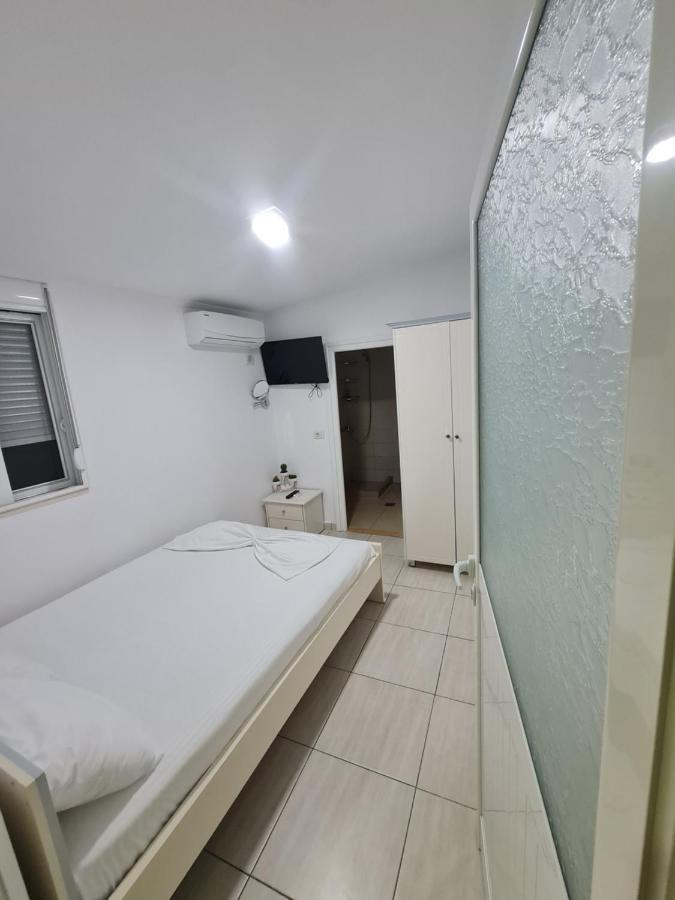 Amber Apartments Sarandë エクステリア 写真