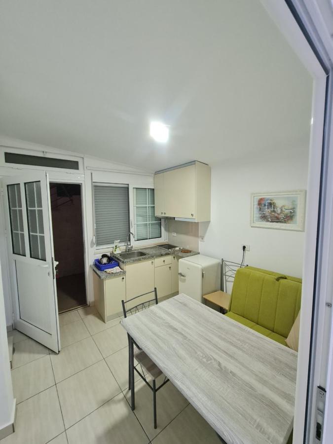 Amber Apartments Sarandë エクステリア 写真