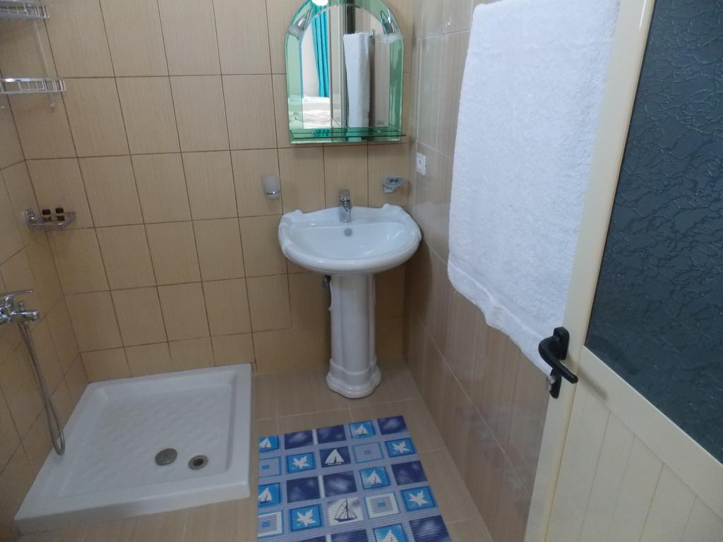 Amber Apartments Sarandë エクステリア 写真