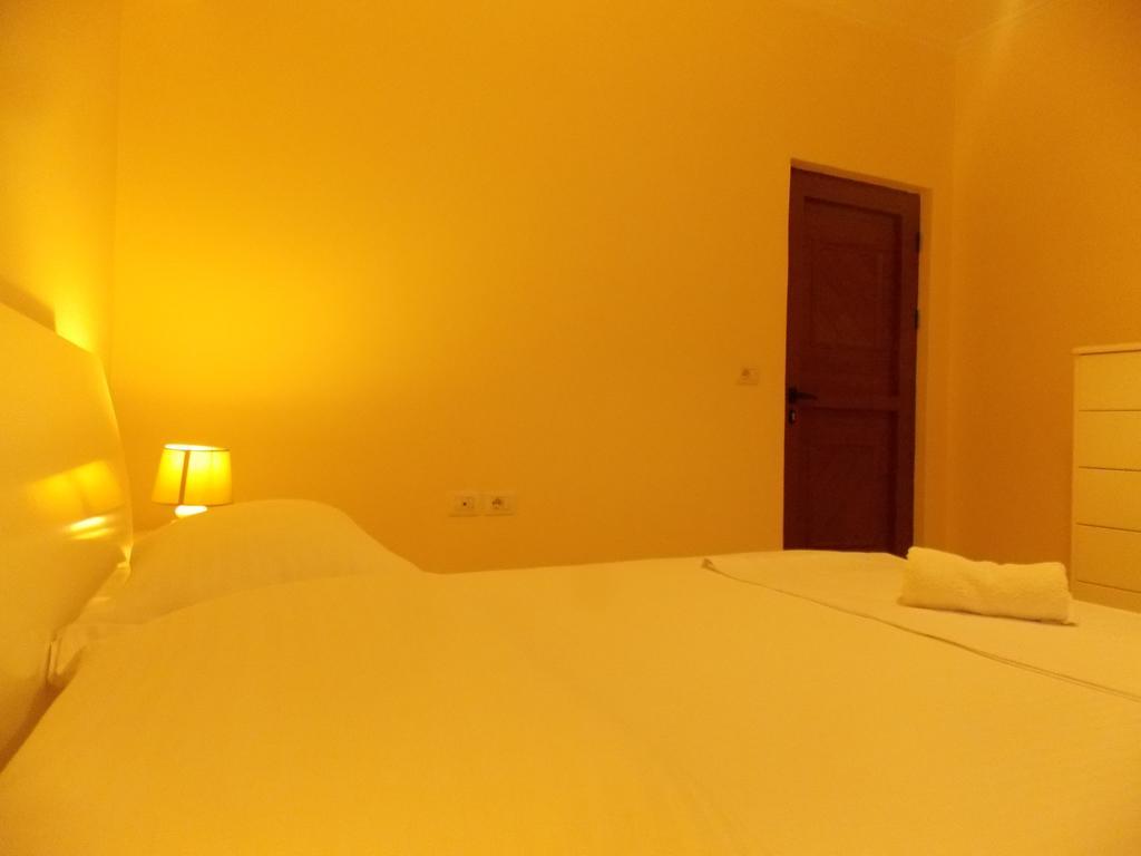 Amber Apartments Sarandë エクステリア 写真