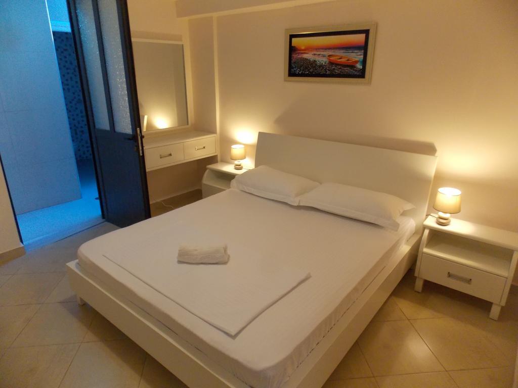 Amber Apartments Sarandë エクステリア 写真