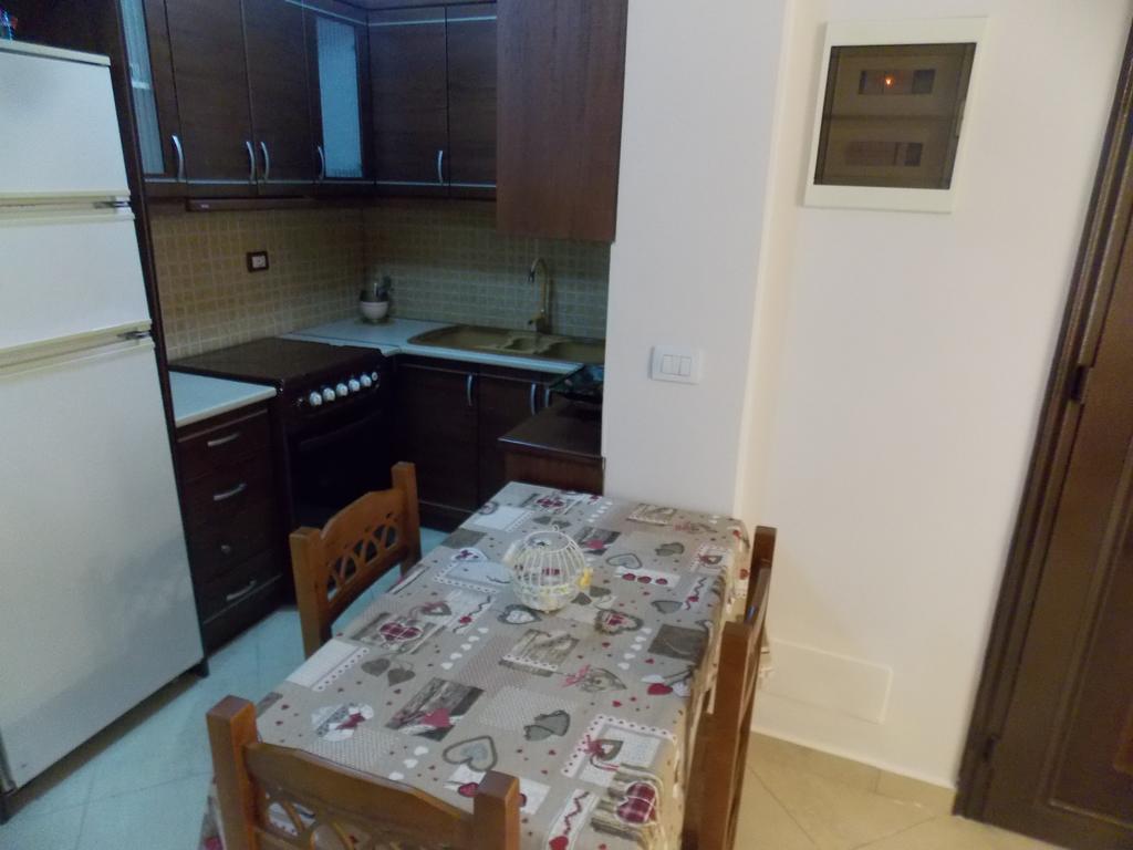 Amber Apartments Sarandë エクステリア 写真
