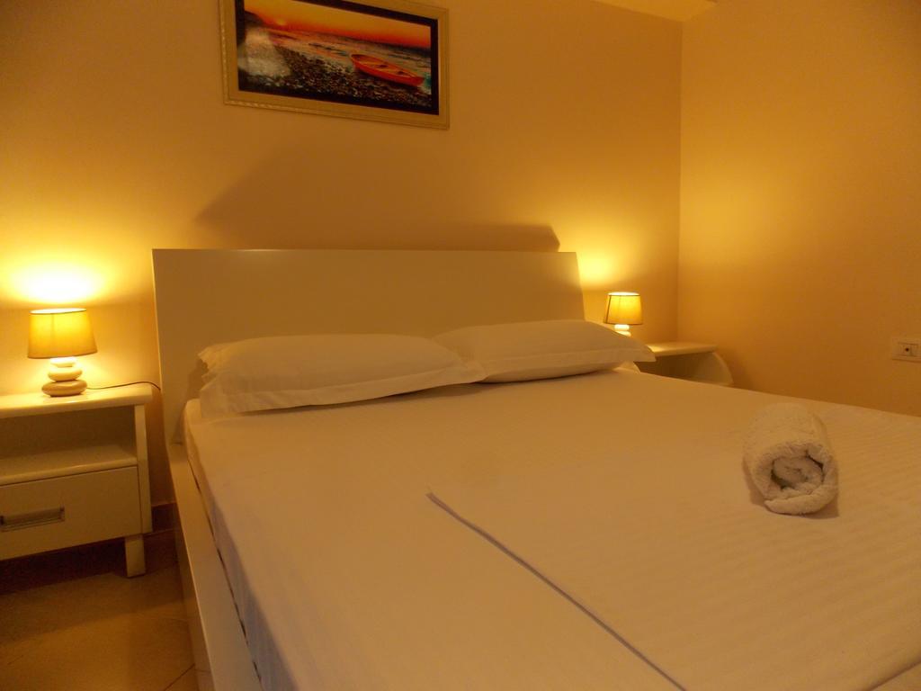 Amber Apartments Sarandë エクステリア 写真