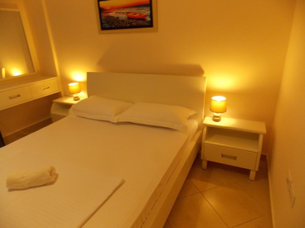 Amber Apartments Sarandë エクステリア 写真