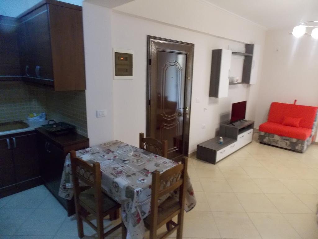 Amber Apartments Sarandë エクステリア 写真