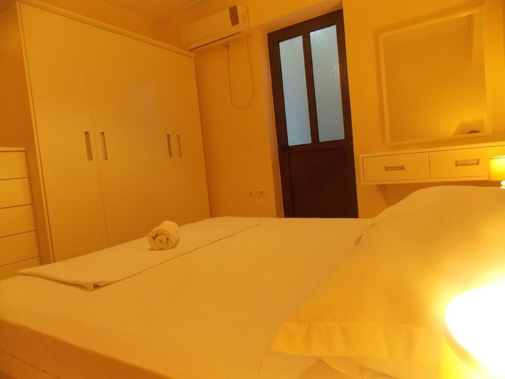 Amber Apartments Sarandë エクステリア 写真