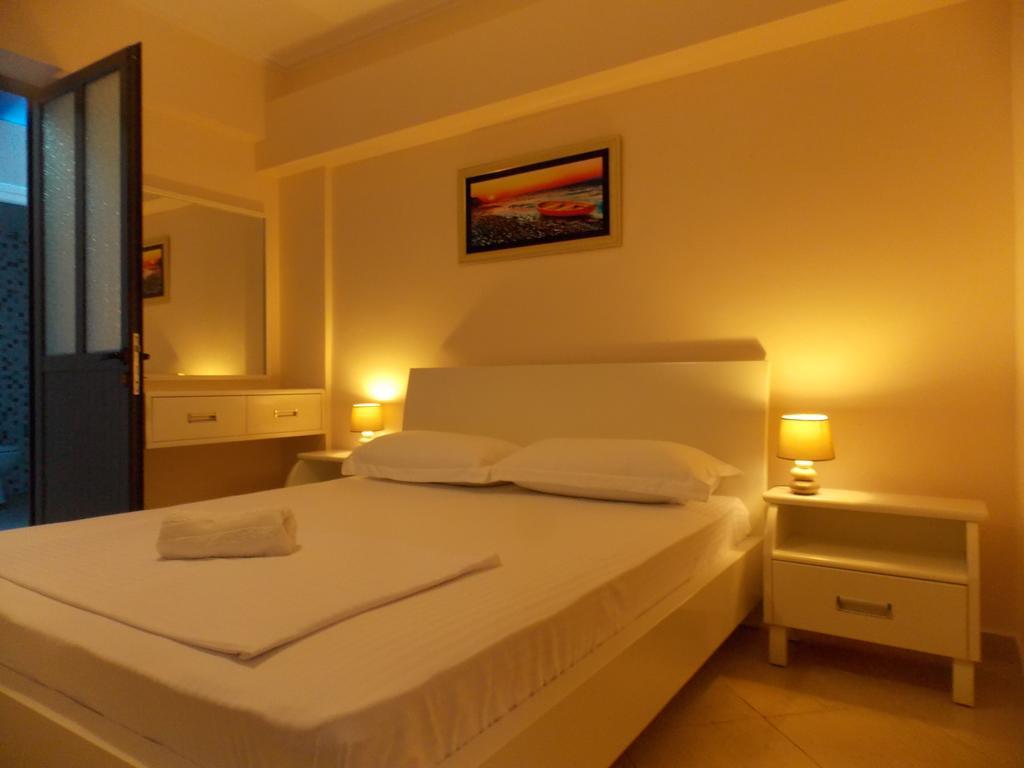Amber Apartments Sarandë エクステリア 写真